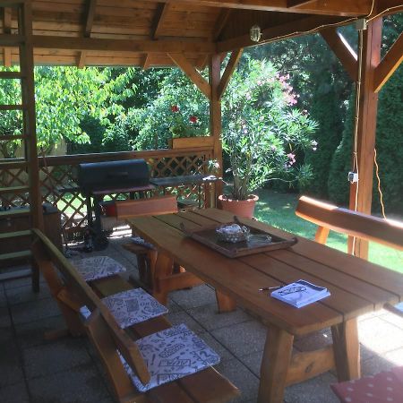 Pakasz Nyaralohaz Villa Tiszafüred Buitenkant foto