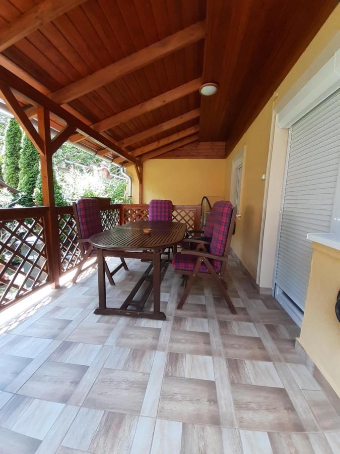 Pakasz Nyaralohaz Villa Tiszafüred Buitenkant foto